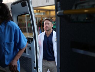 Il arrive en ambulance et trouve le service saturé: lʼhistoire qui fait réagir dans ce département