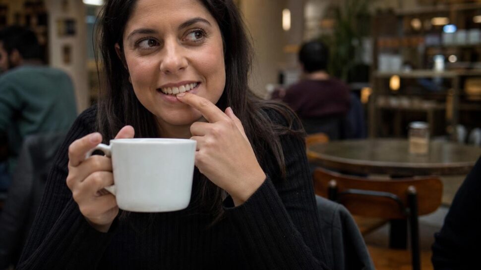 Jʼai supprimé le sucre dans mon café pendant huit mois et ce sont mes dents qui ont changé en premier