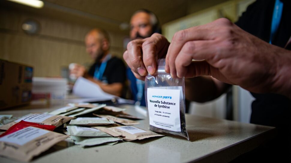 Nouvelles substances de synthèse vendues comme des tisanes: lʼalerte des centres antipoison