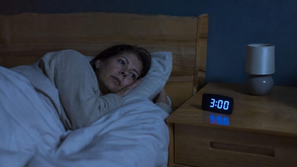 Pleine Lune dʼoctobre : les médecins du sommeil expliquent pourquoi vous vous réveillerez à 3h et le seul geste qui aide