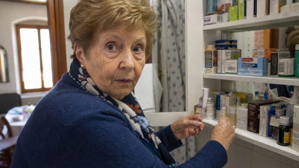 À 78 ans cette ancienne pharmacienne n’a jamais acheté ces trois produits pour sa propre armoire à pharmacie