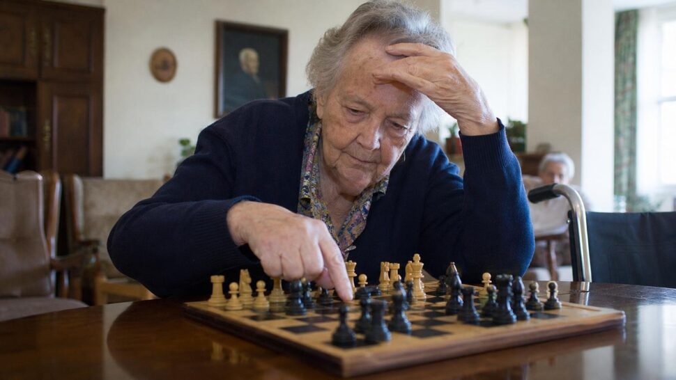 Après 65 ans un seul jeu suffit à faire travailler le cerveau tous les jours selon les neurologues