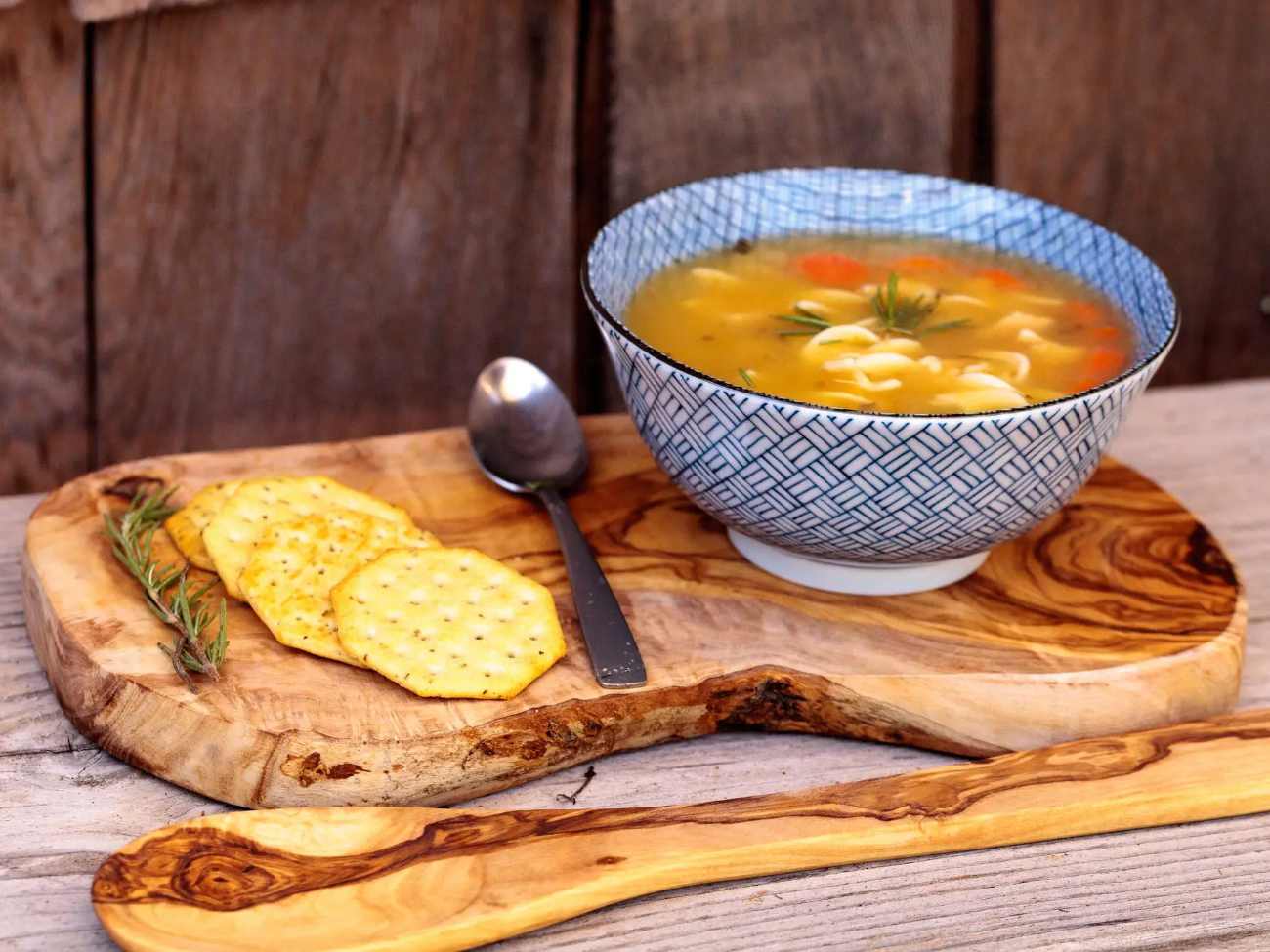 Bouillon de légumes et biscuits soda contre la gastro