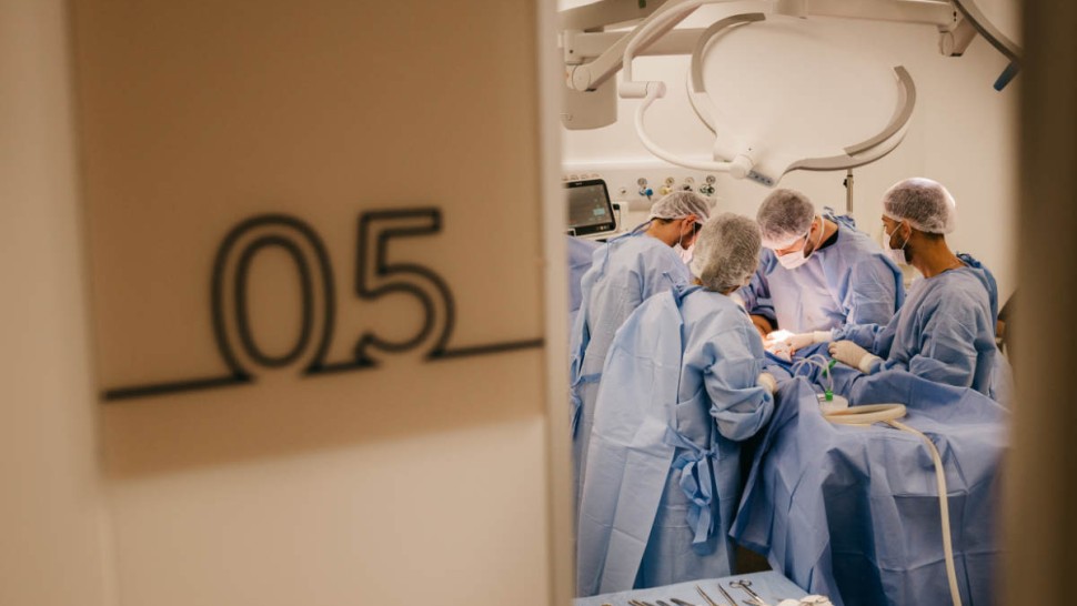 Surgeons in the operating room for sleeve