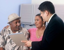 Un patient qui parle avec son médecin nutritionniste