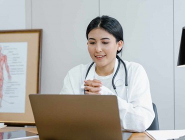 Docteur lors d'une téléconsultation médicale